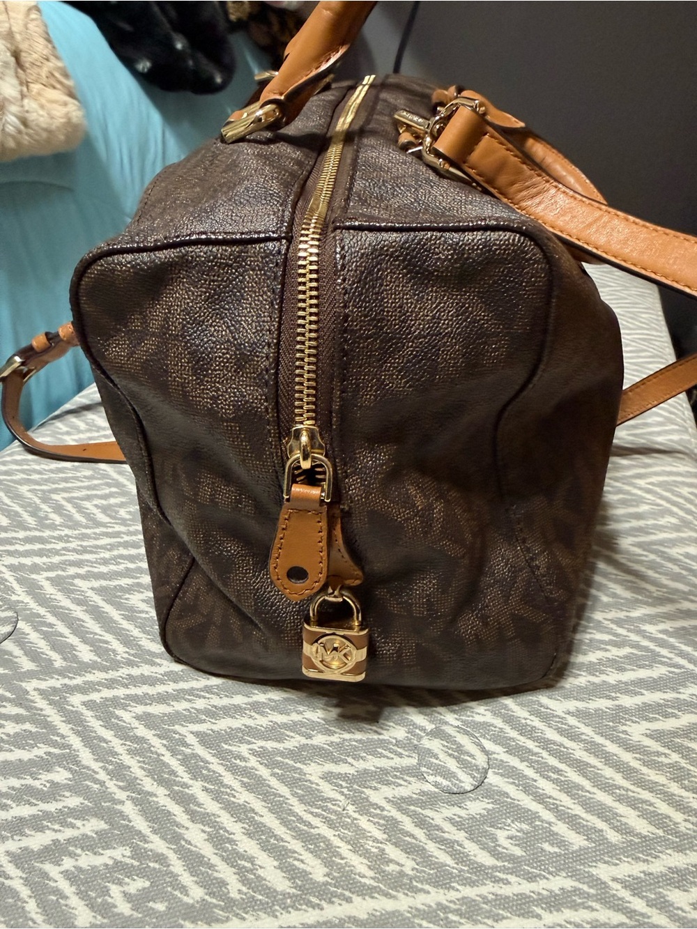 Michael Kors Kirby Brown Logo Duffel Bag Strap included! - Picture 4 of 7